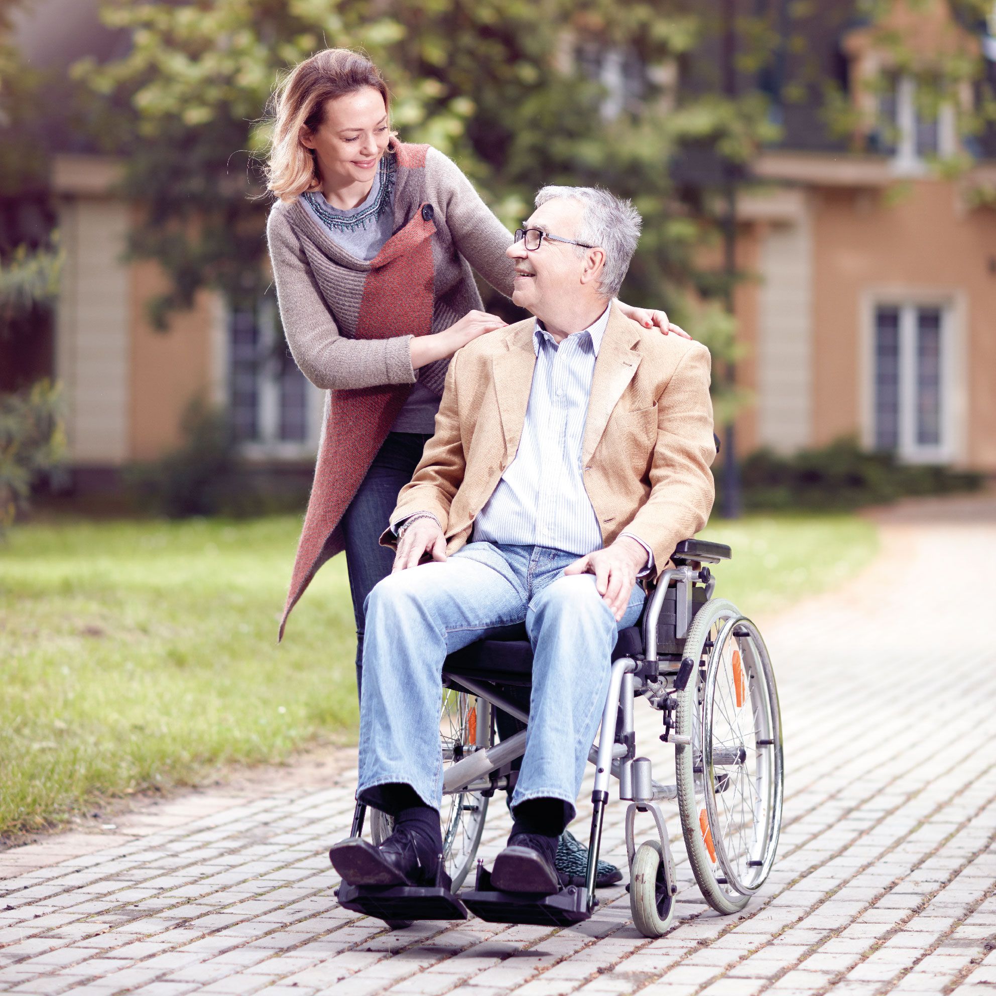 waar-moet-ik-op-letten-bij-de-aanschaf-van-een-rolstoel
